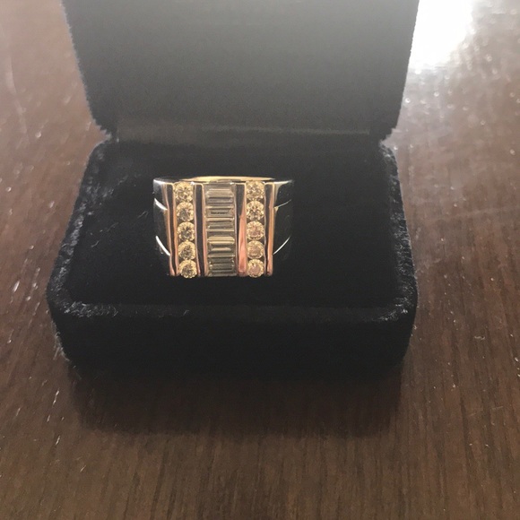 Men’s Gold Diamond Ring - Picture 5 of 5